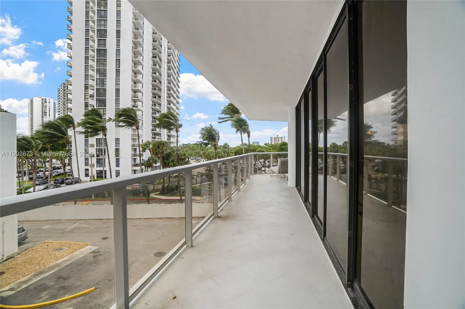 20281 E Country Club Dr, #M1