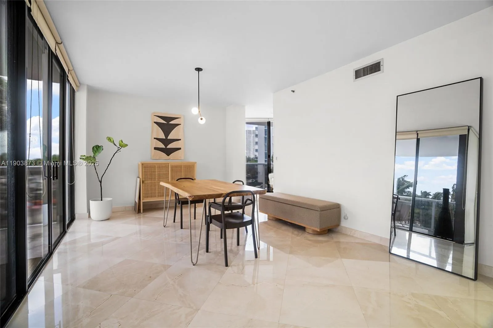 20281 E Country Club Dr, #M1