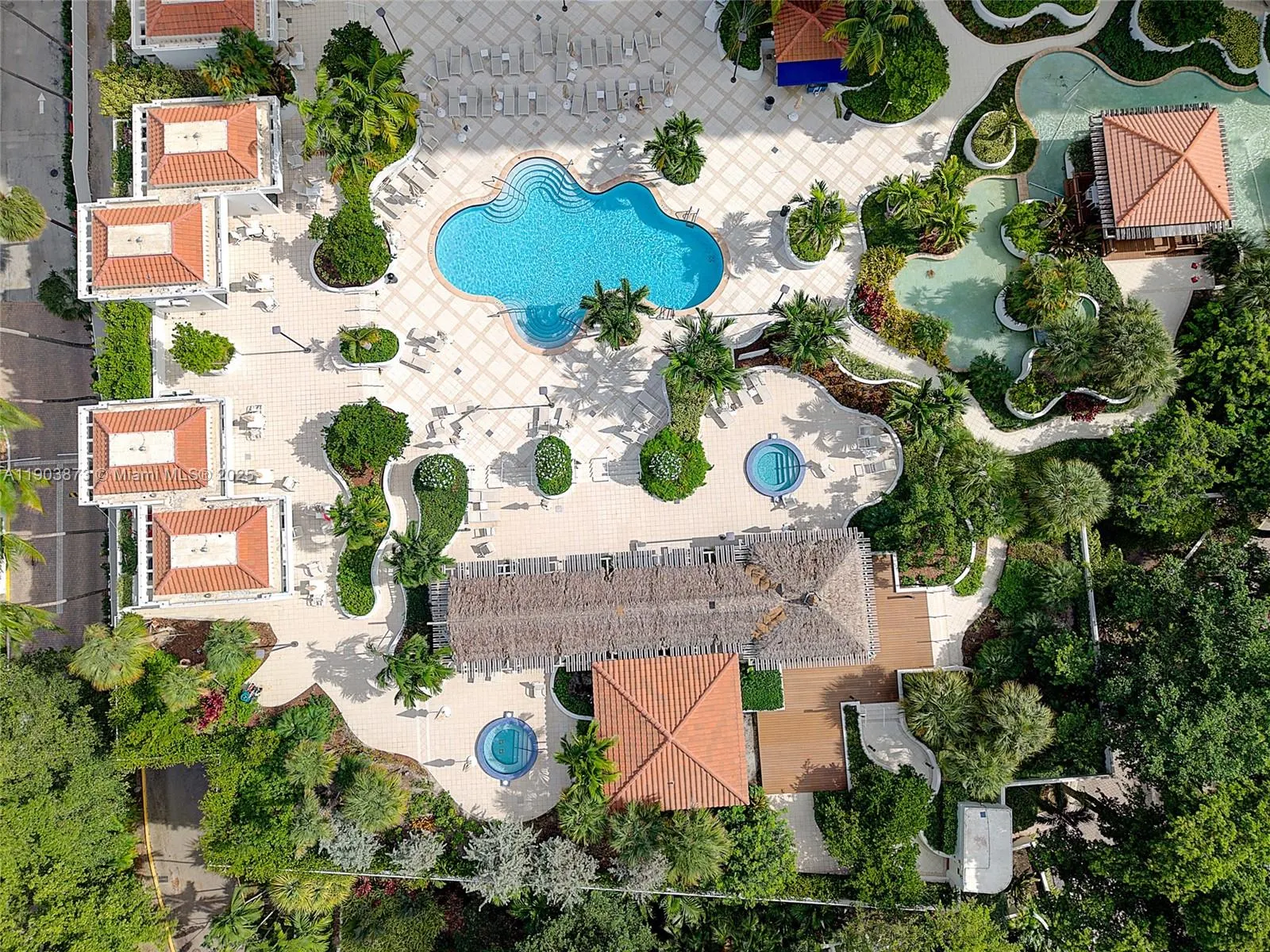 20281 E Country Club Dr, #M1