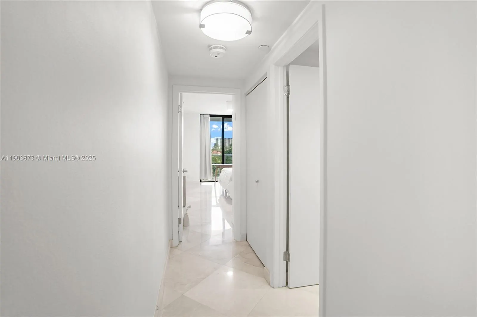 20281 E Country Club Dr, #M1