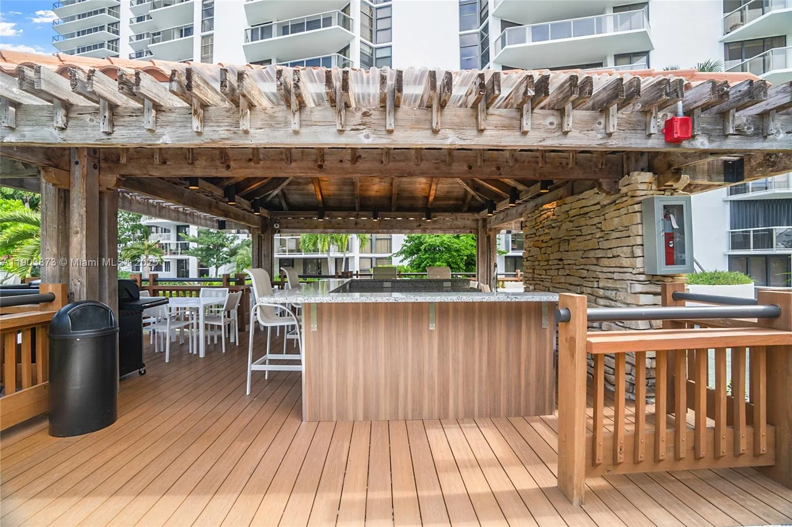 20281 E Country Club Dr, #M1