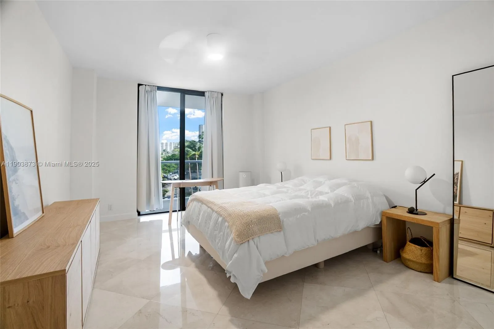 20281 E Country Club Dr, #M1