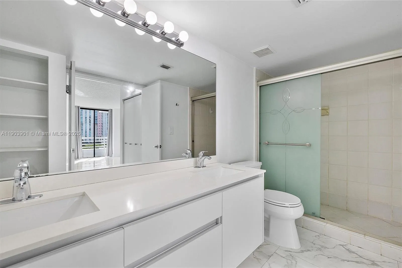 3300 NE 192nd St, #813