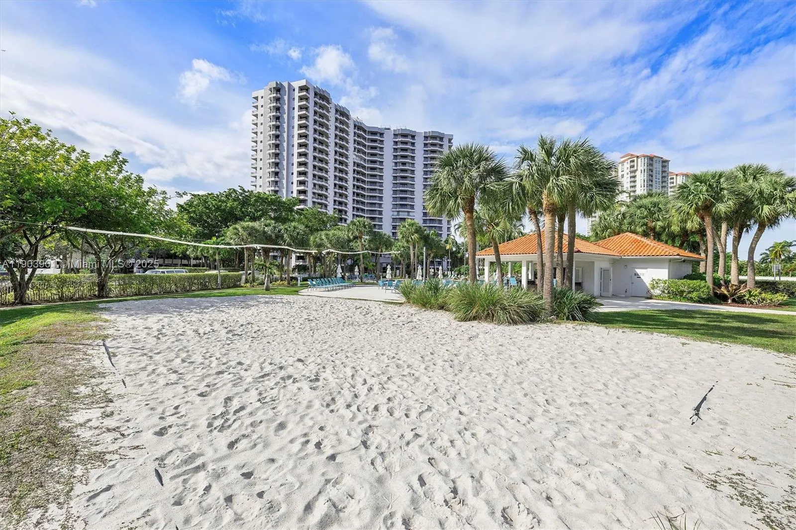 3300 NE 192nd St, #813