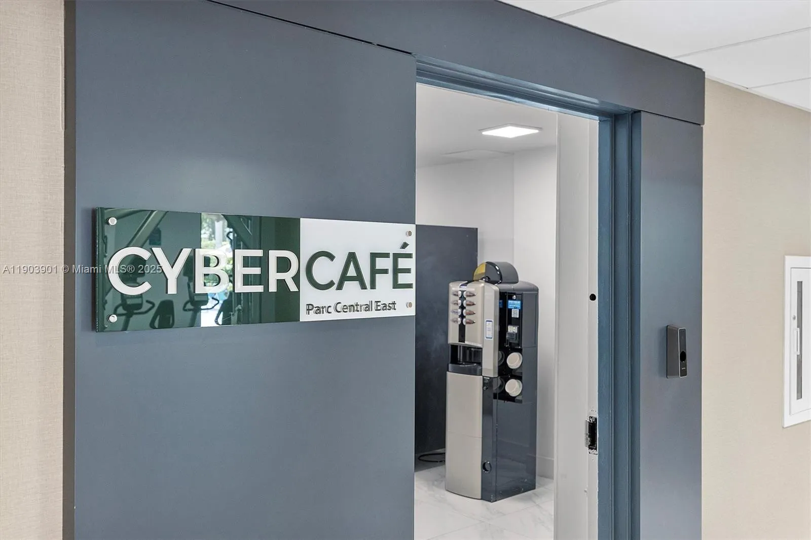 3300 NE 192nd St, #813