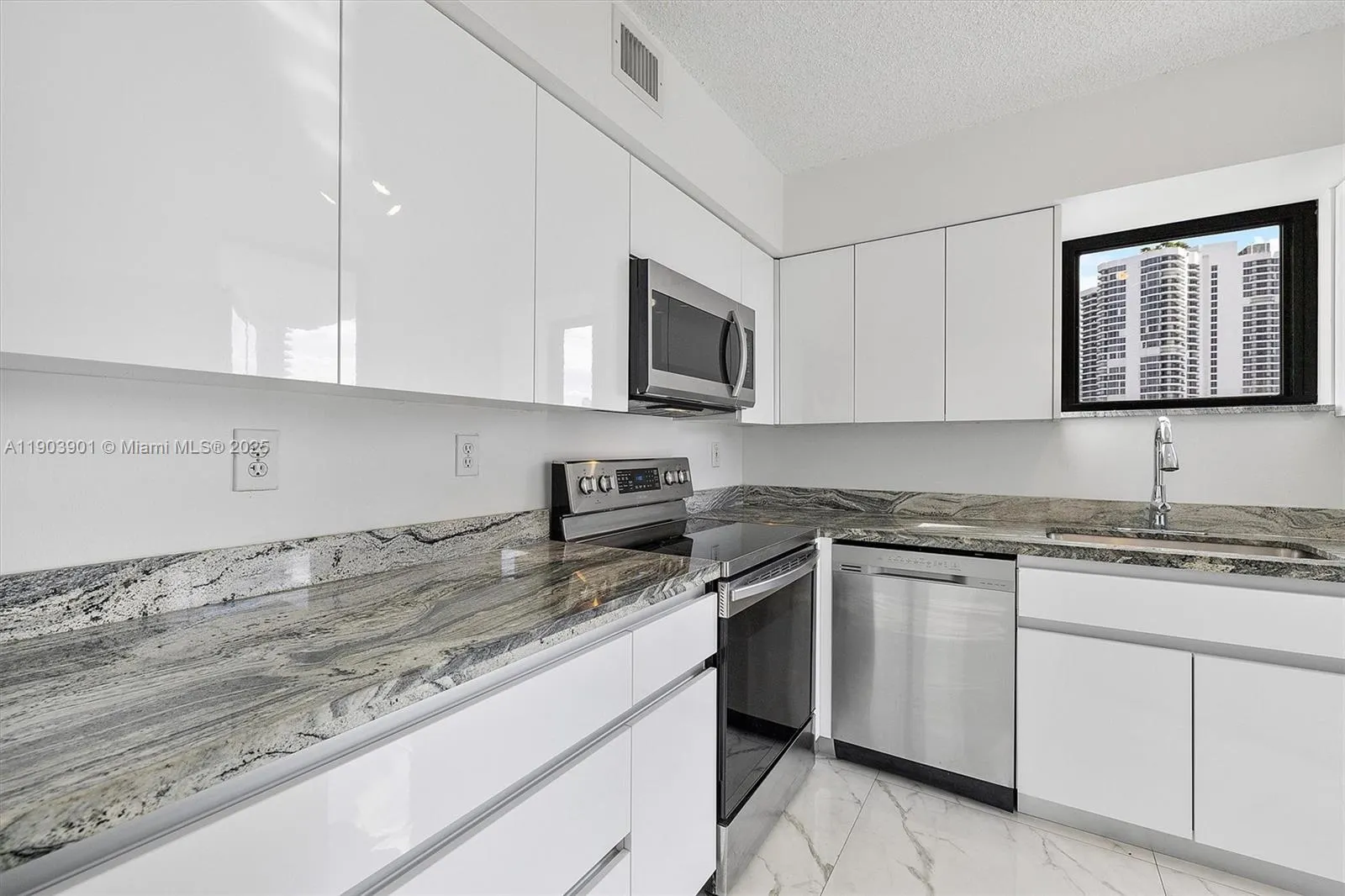 3300 NE 192nd St, #813