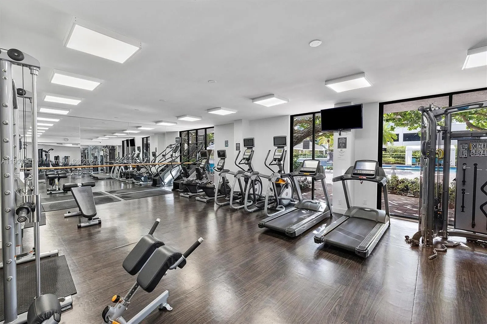 3300 NE 192nd St, #813