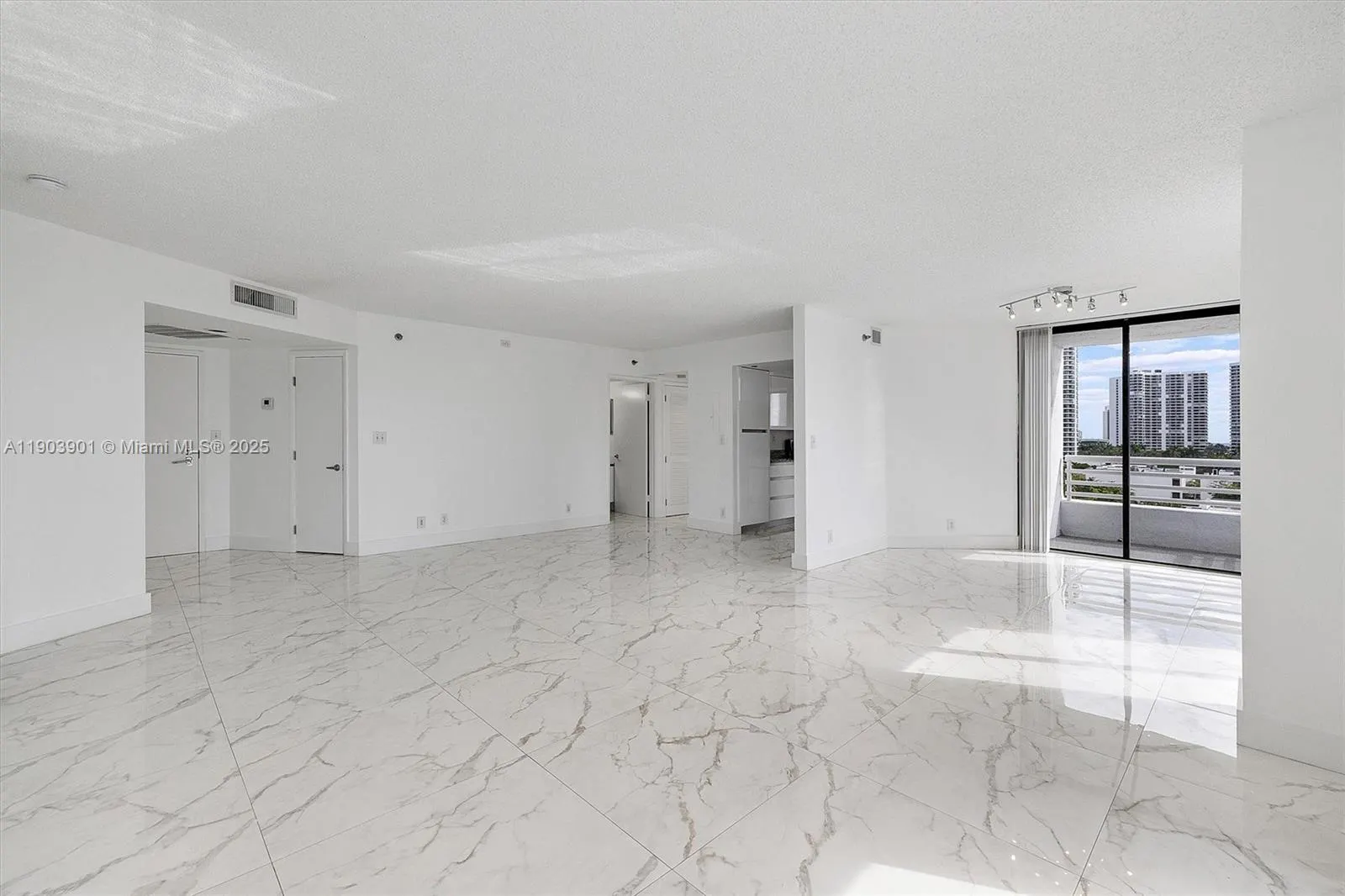 3300 NE 192nd St, #813