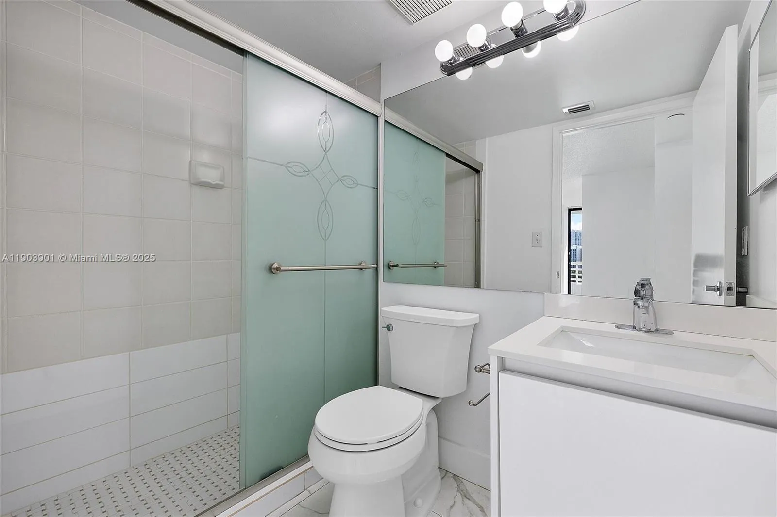 3300 NE 192nd St, #813