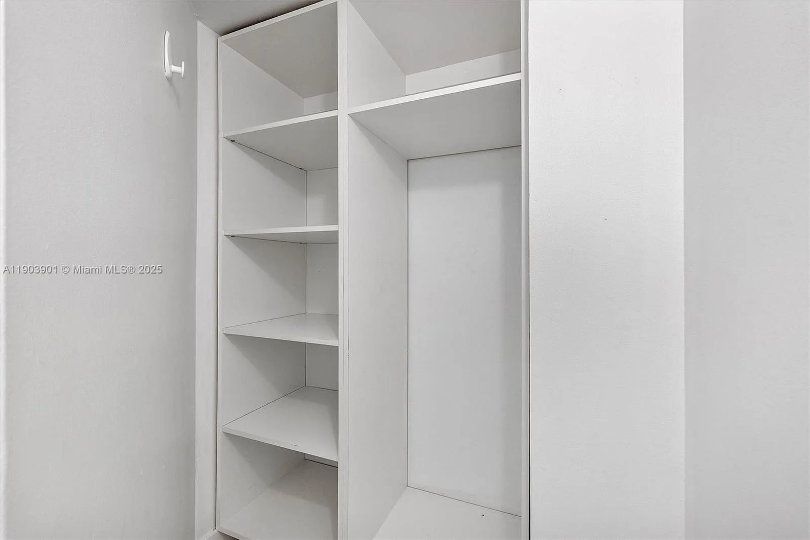 3300 NE 192nd St, #813