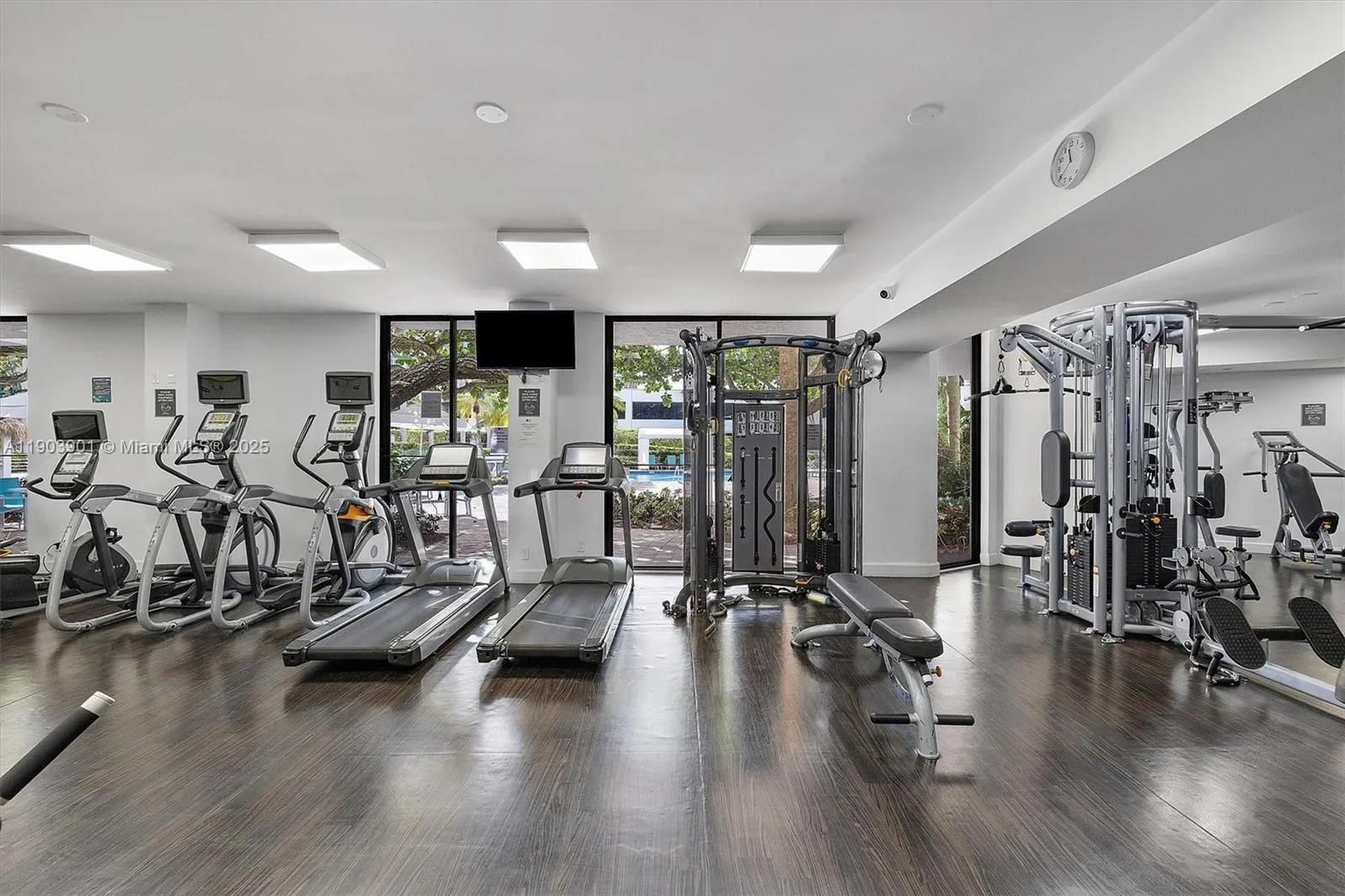 3300 NE 192nd St, #813