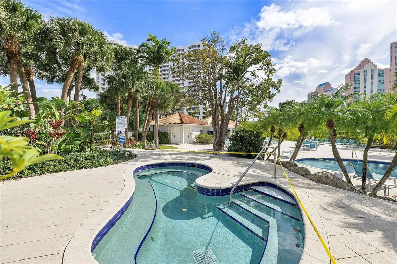 3300 NE 192nd St, #813