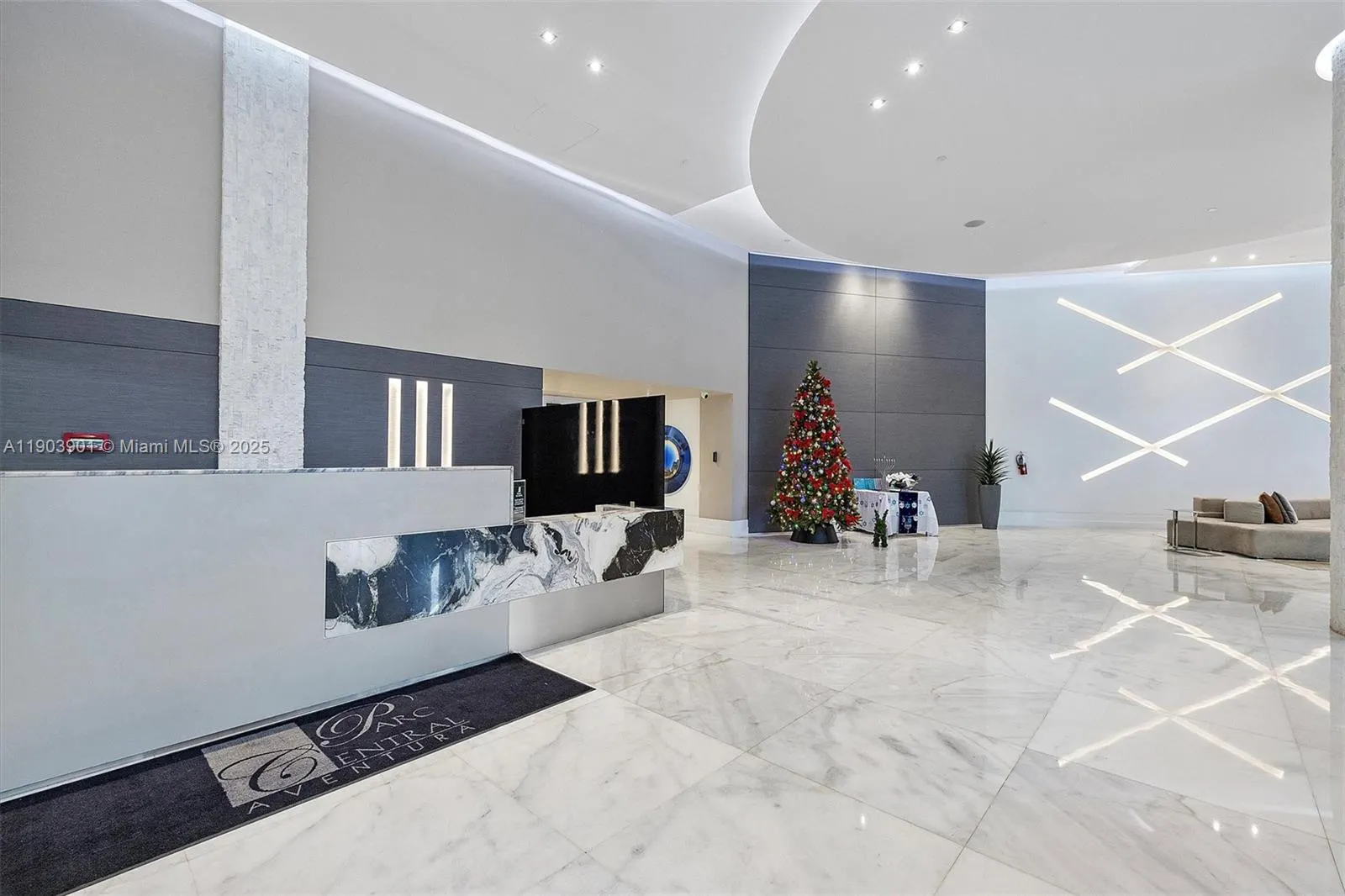 3300 NE 192nd St, #813