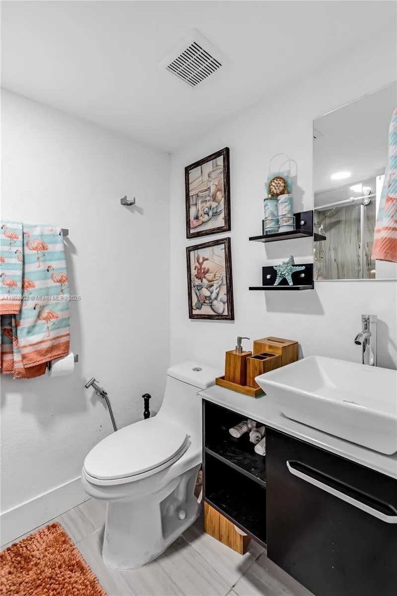 455 Paradise Isle Blvd, #106