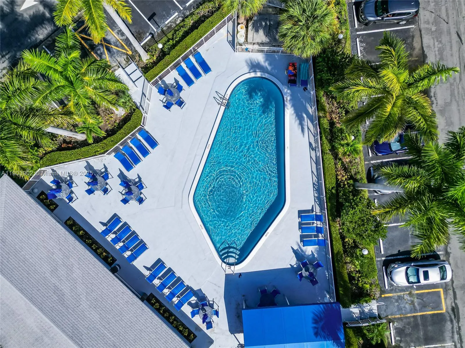 455 Paradise Isle Blvd, #106