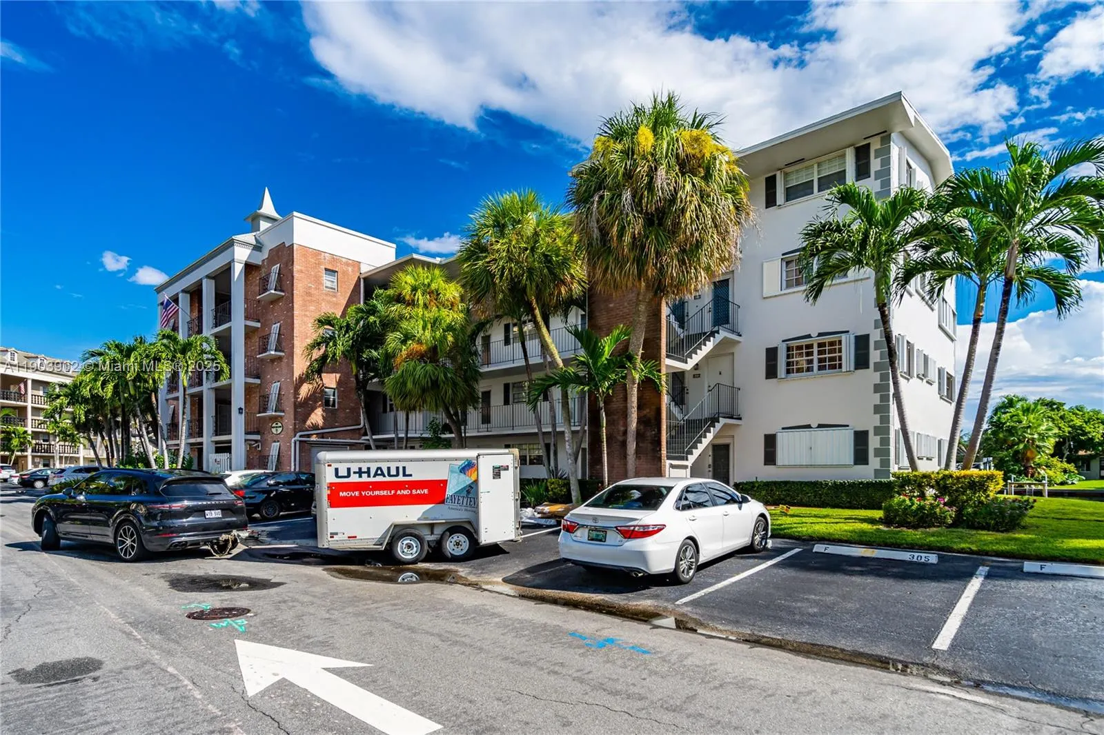 455 Paradise Isle Blvd, #106