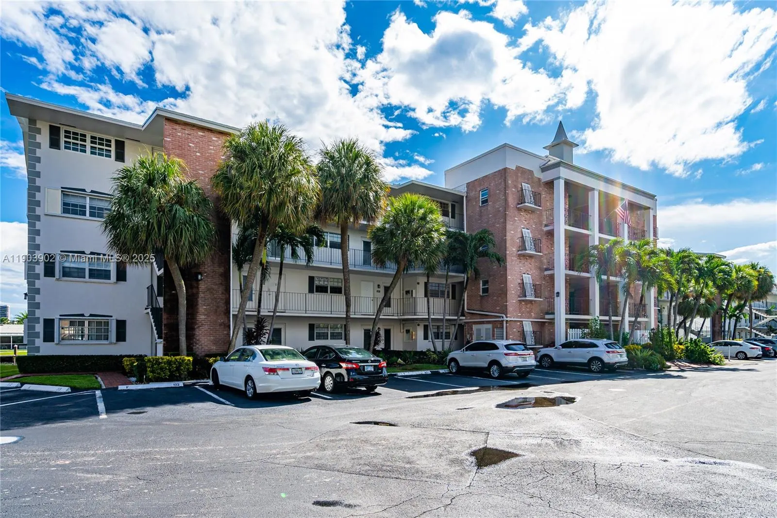 455 Paradise Isle Blvd, #106