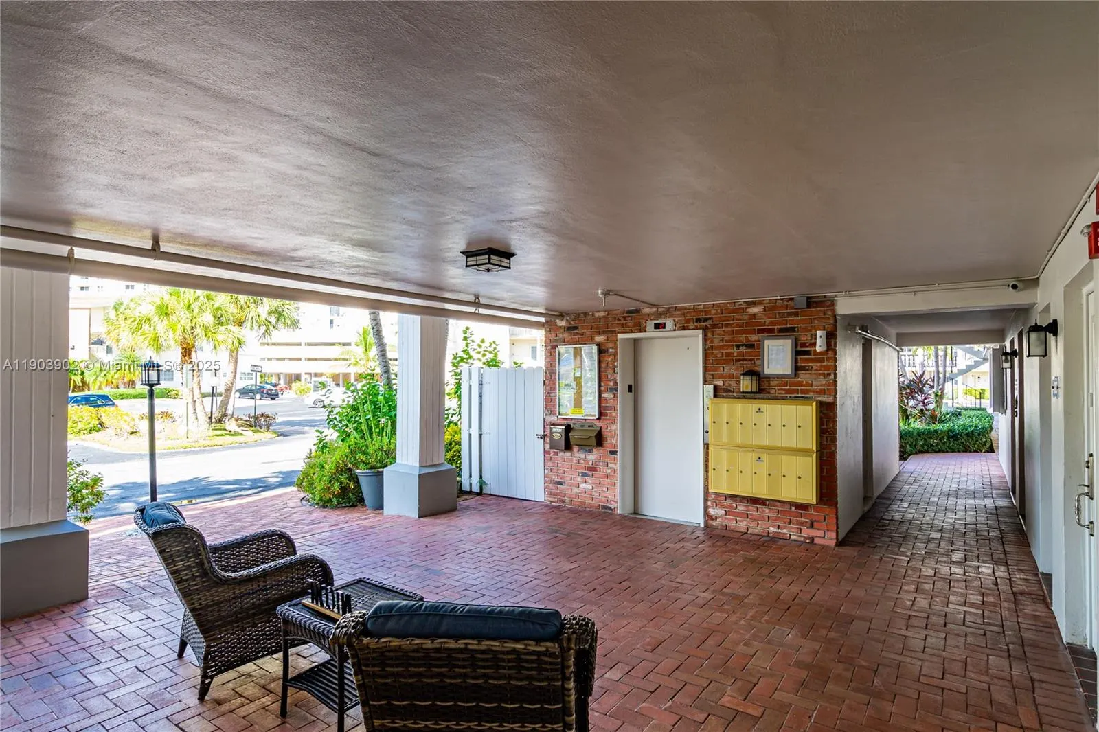 455 Paradise Isle Blvd, #106