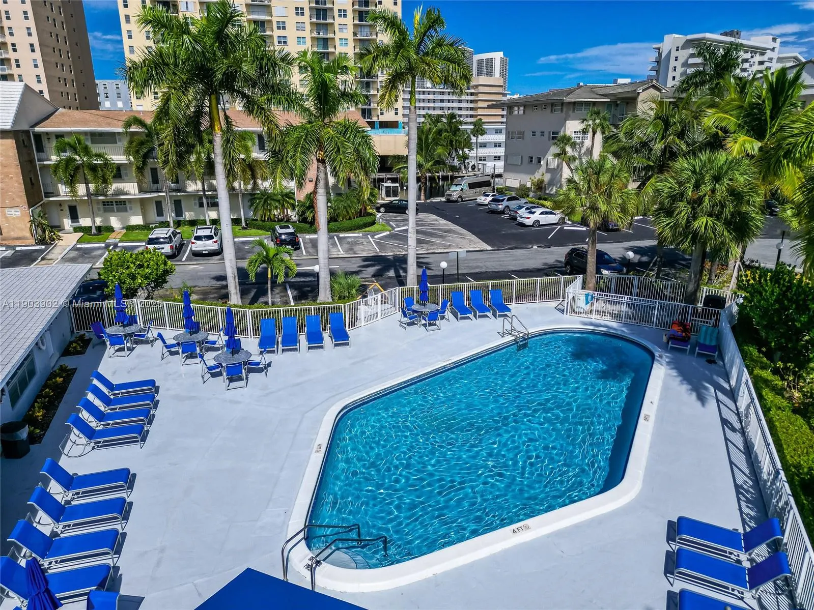 455 Paradise Isle Blvd, #106