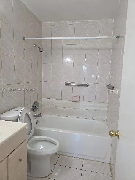 5505 NW 7th St, #W401