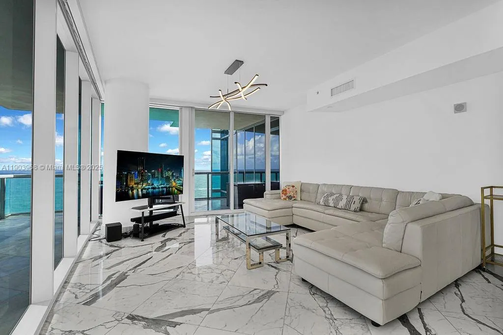 17121 Collins Ave, #1808