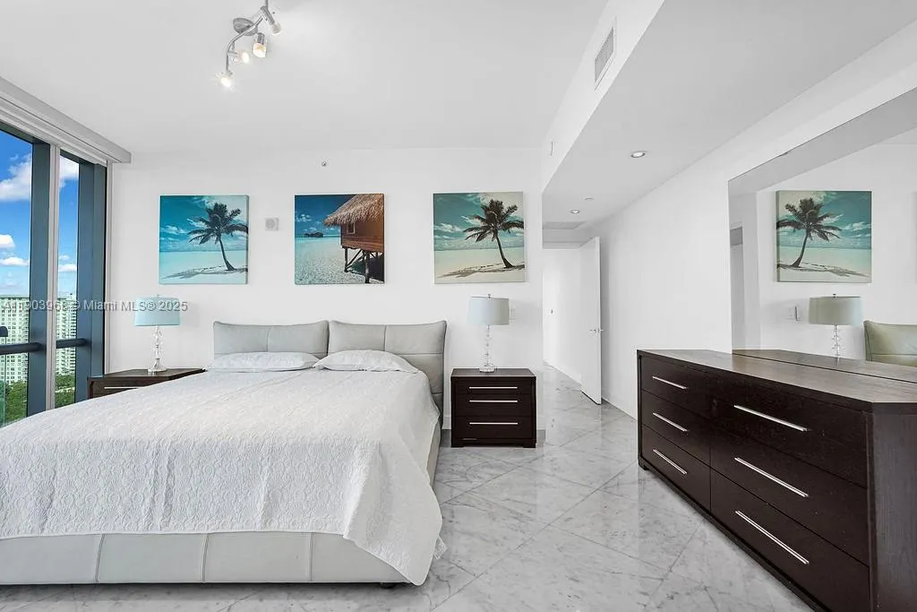 17121 Collins Ave, #1808