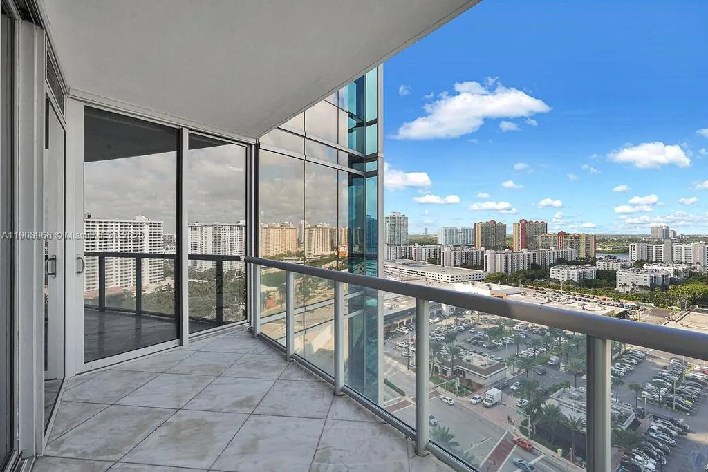 17121 Collins Ave, #1808