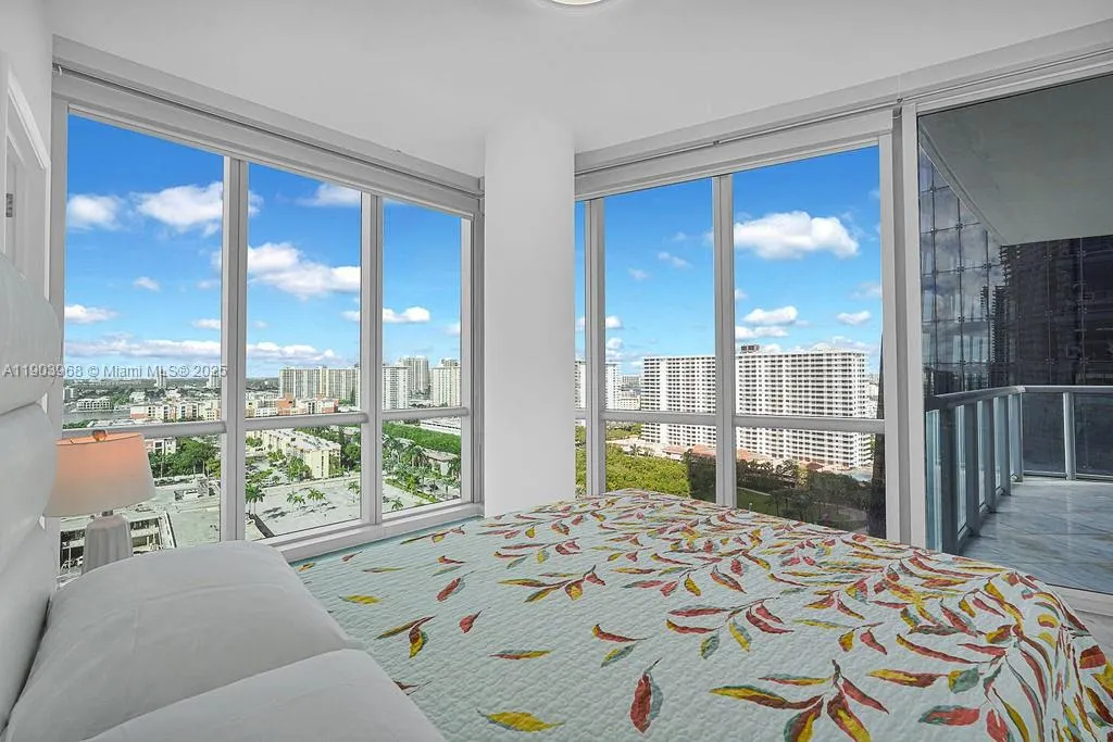 17121 Collins Ave, #1808