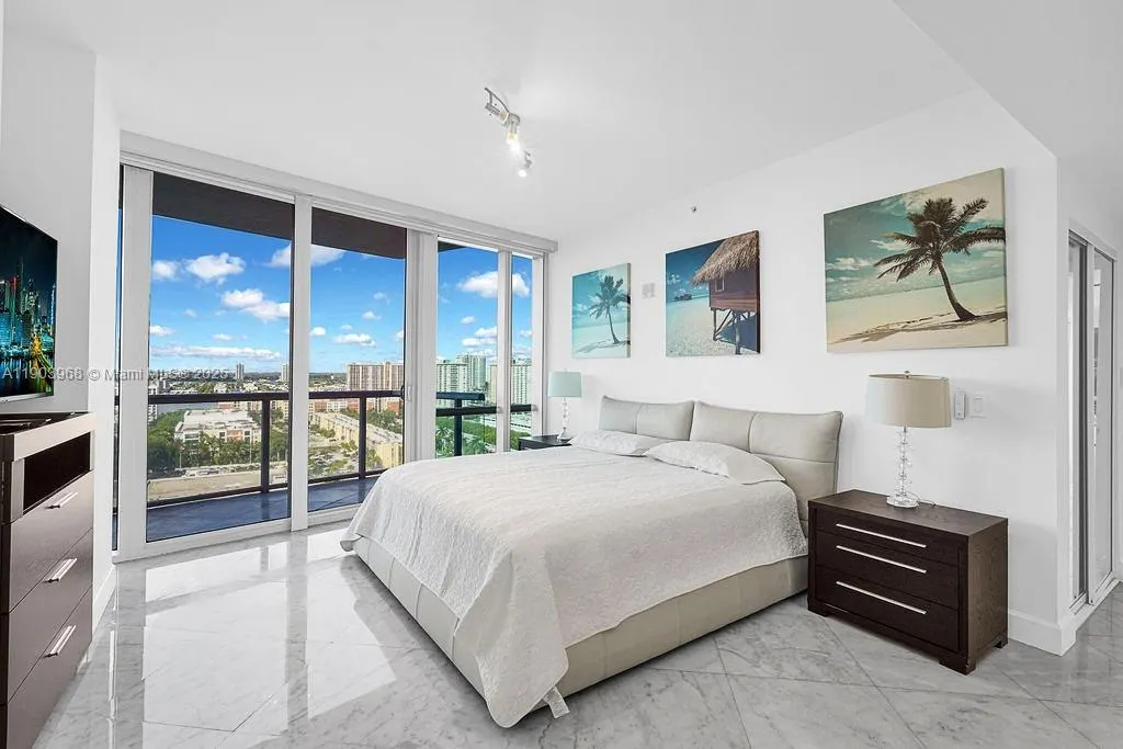 17121 Collins Ave, #1808