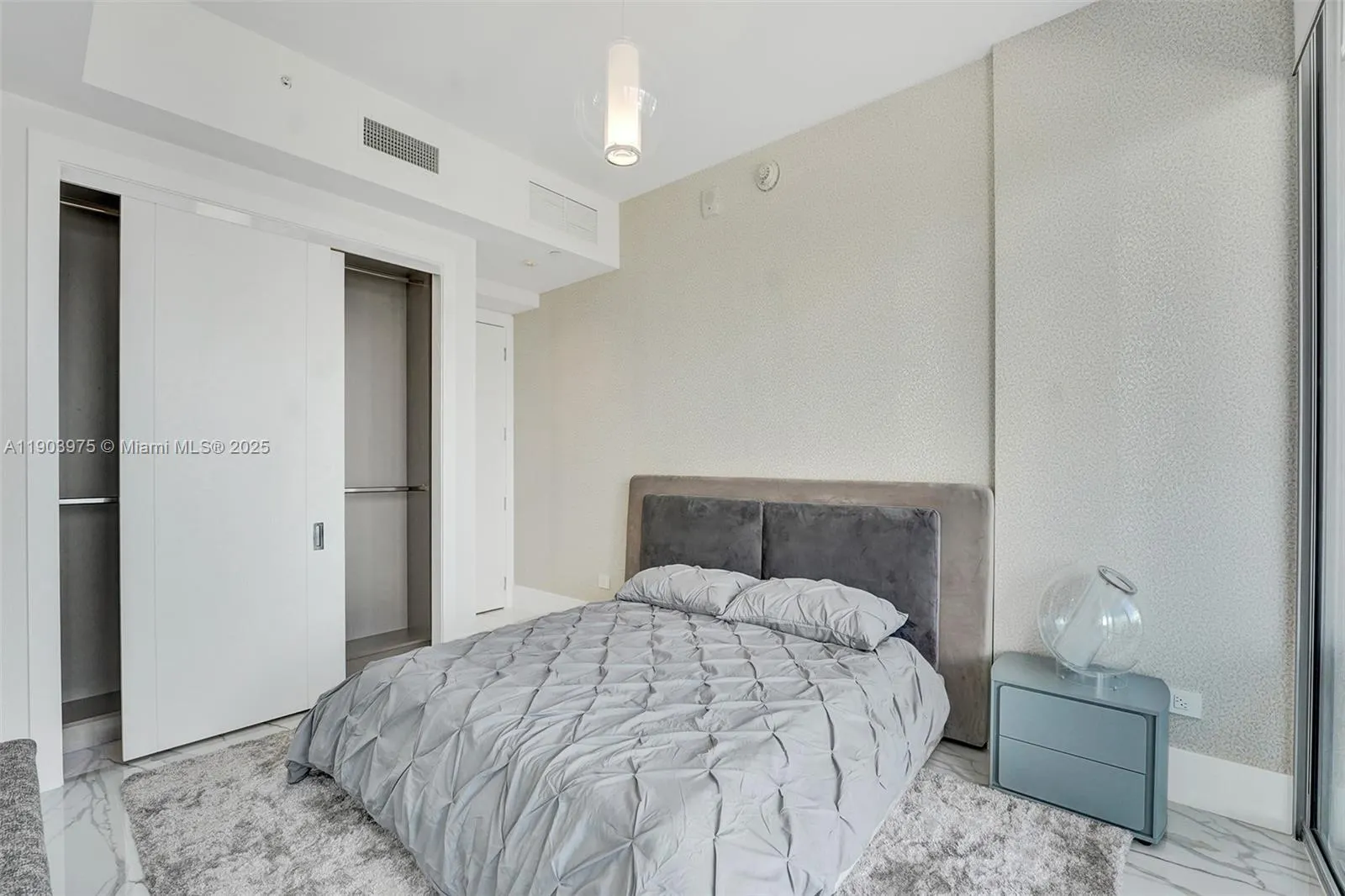 18501 Collins Ave, #1902