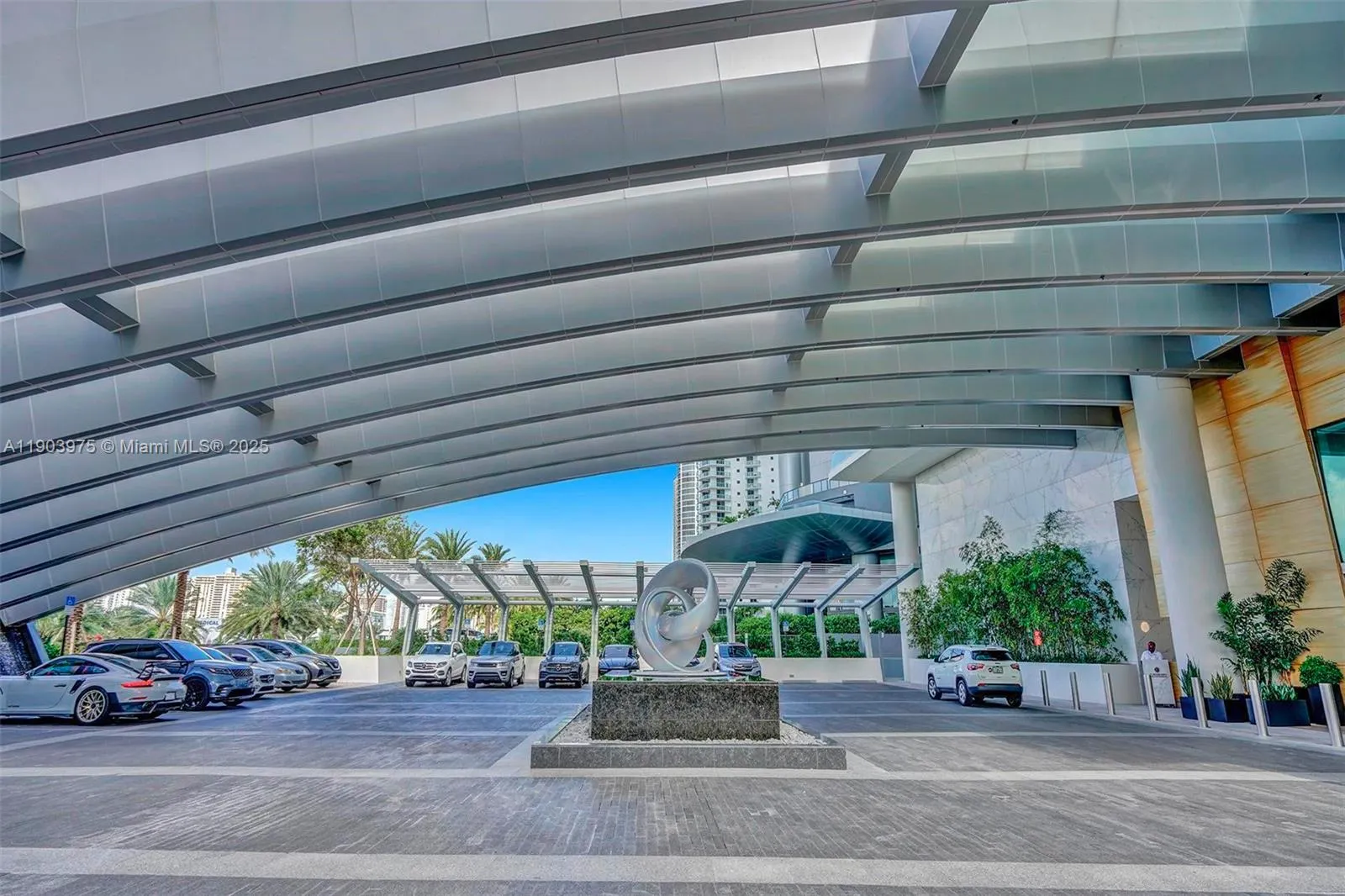 18501 Collins Ave, #1902