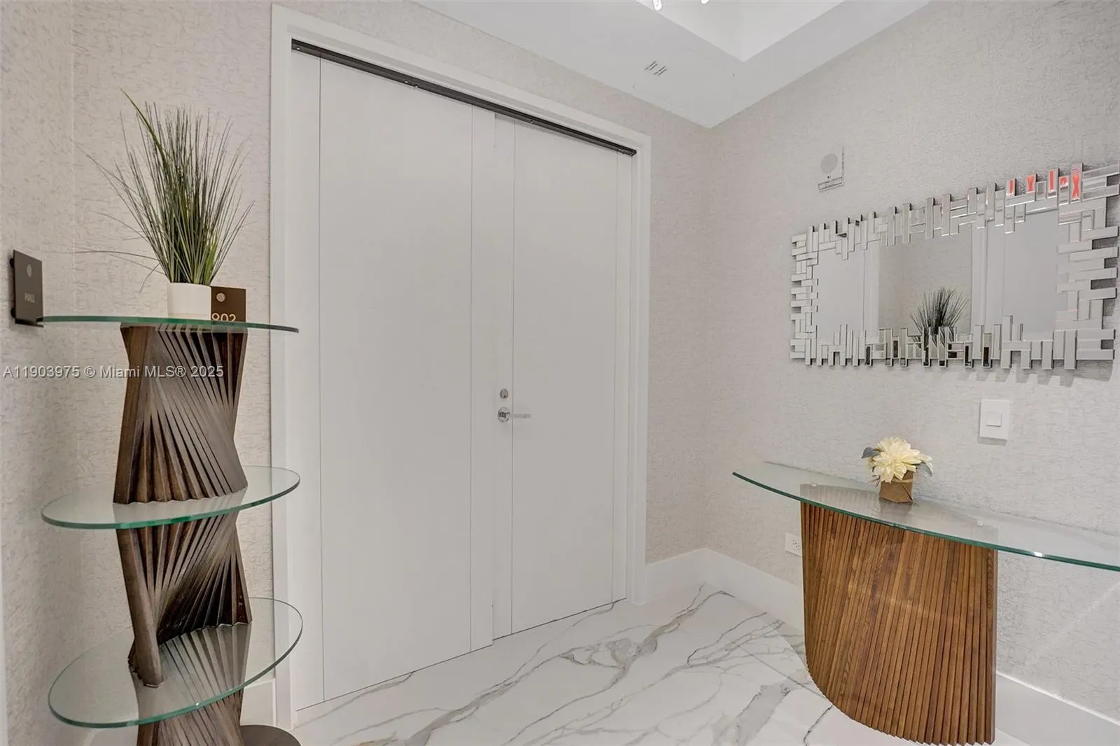 18501 Collins Ave, #1902