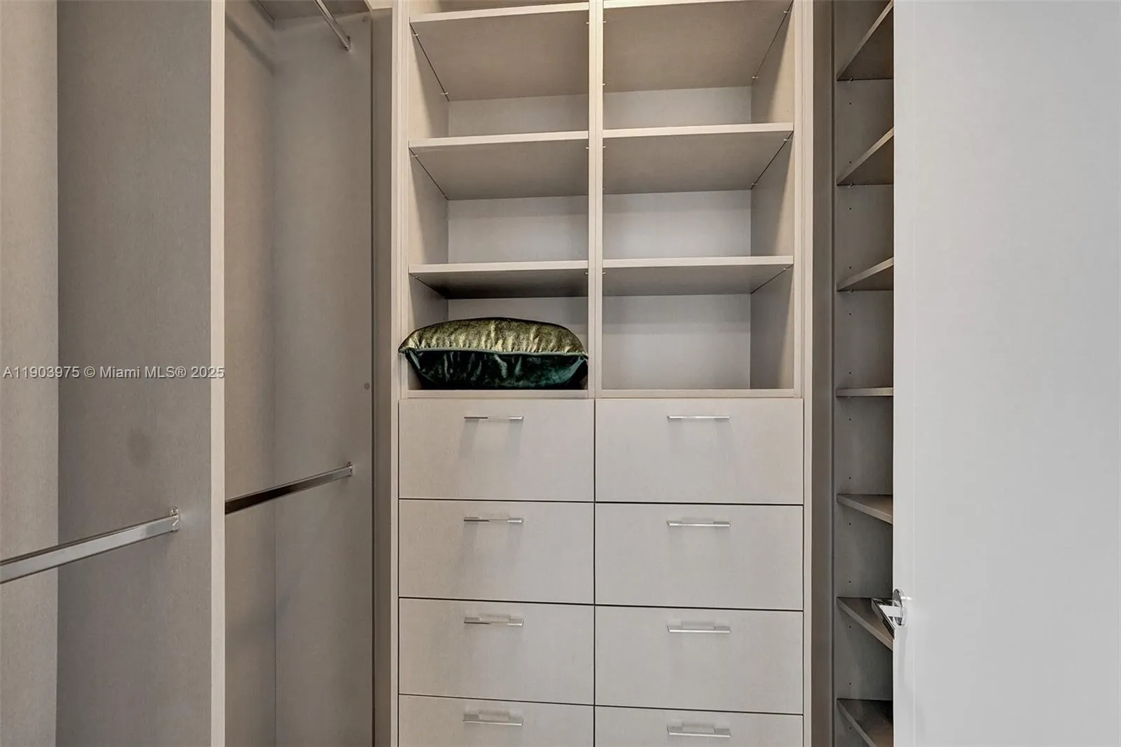 18501 Collins Ave, #1902