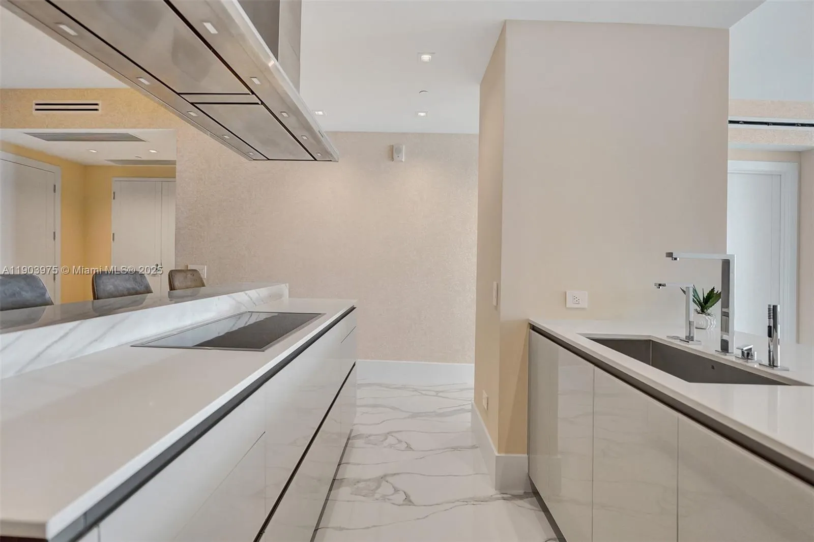 18501 Collins Ave, #1902