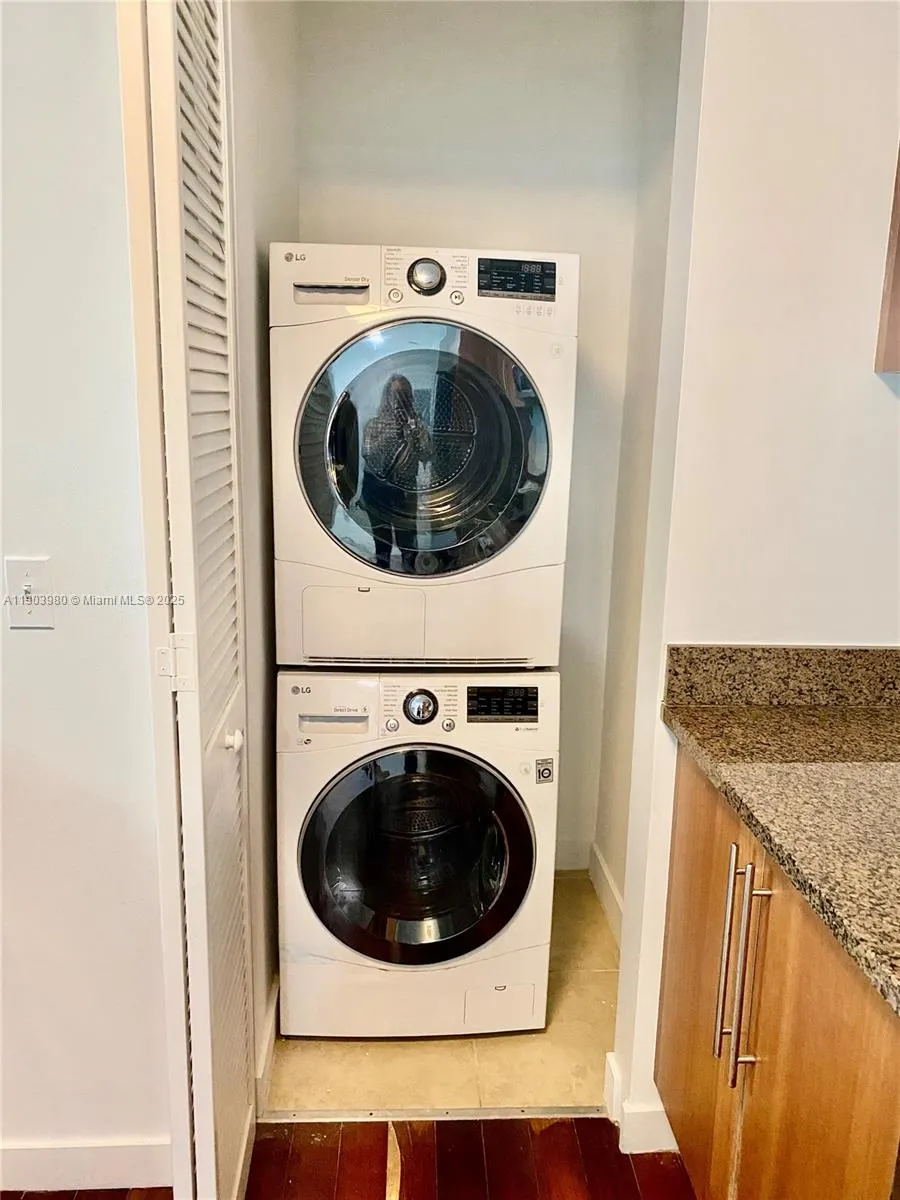 300 S Biscayne Blvd, #3202