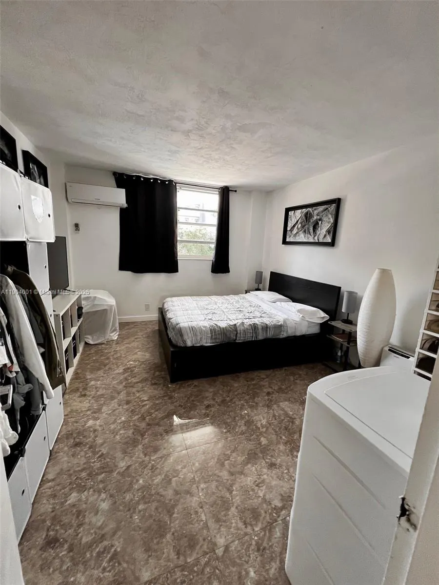 1300 Lincoln Rd, #D604