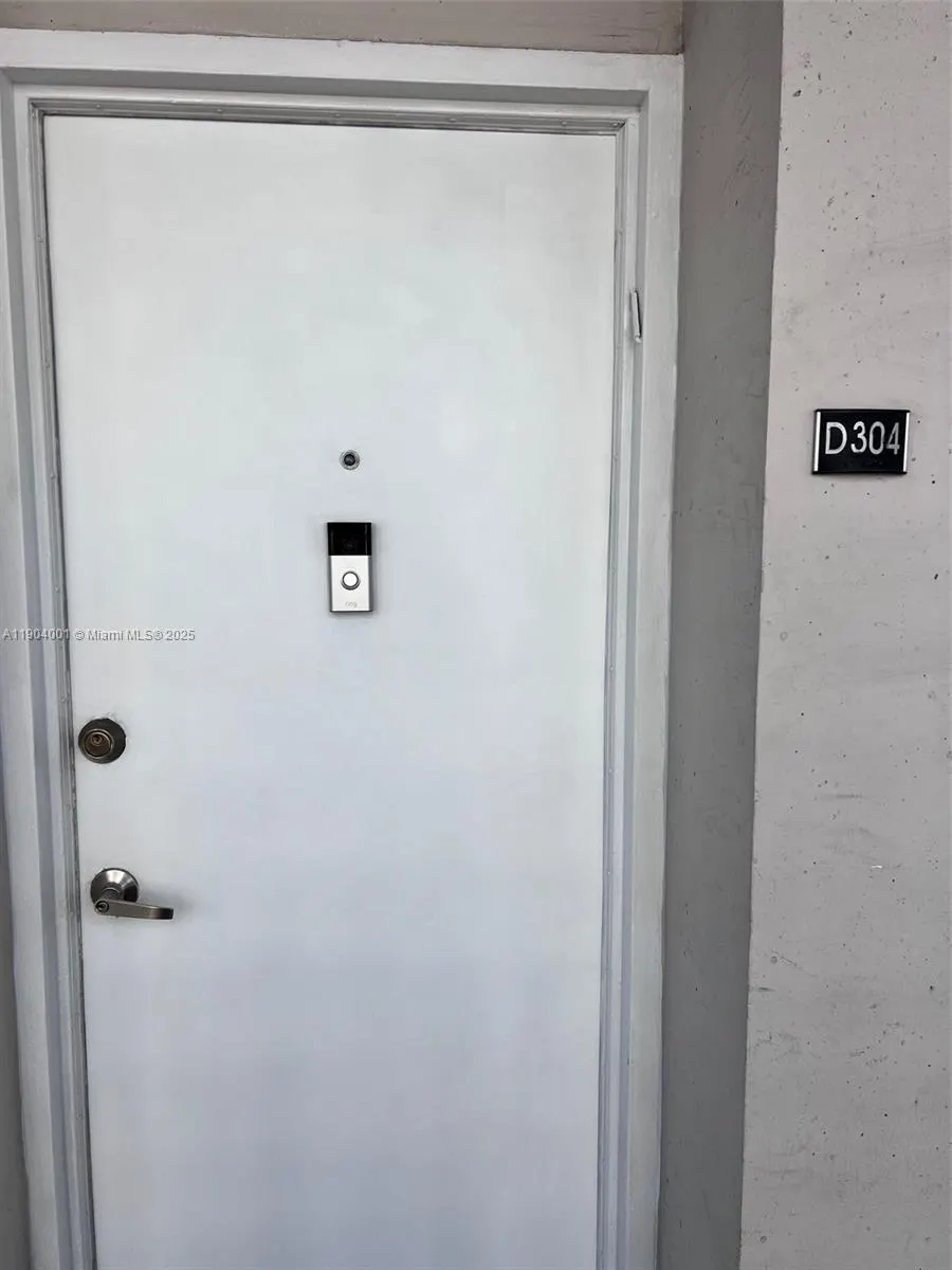 1300 Lincoln Rd, #D604