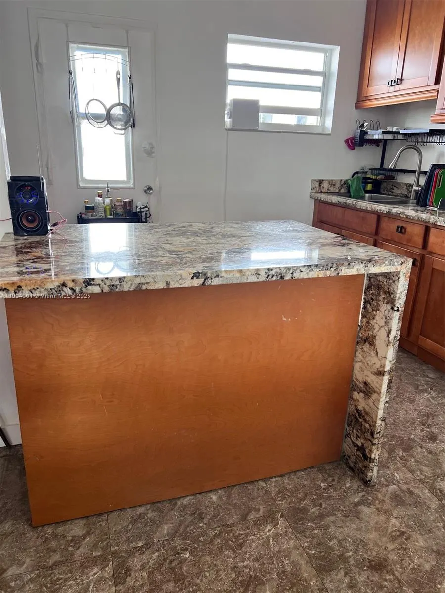 1300 Lincoln Rd, #D604