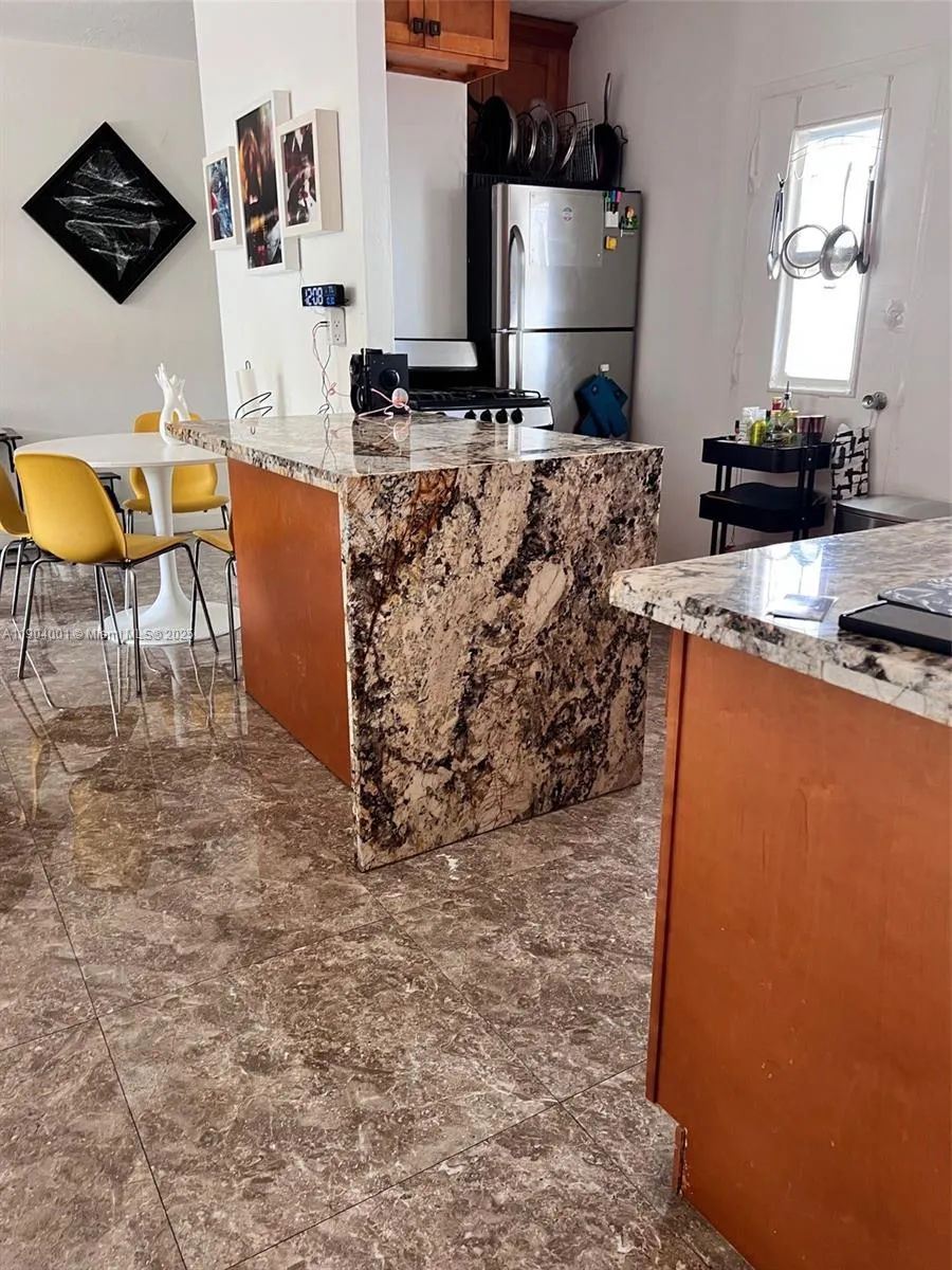 1300 Lincoln Rd, #D604