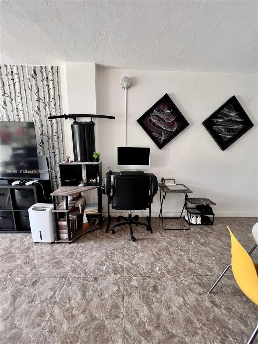 1300 Lincoln Rd, #D604