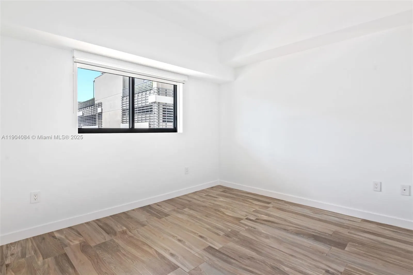 460 NE 28th St, #505