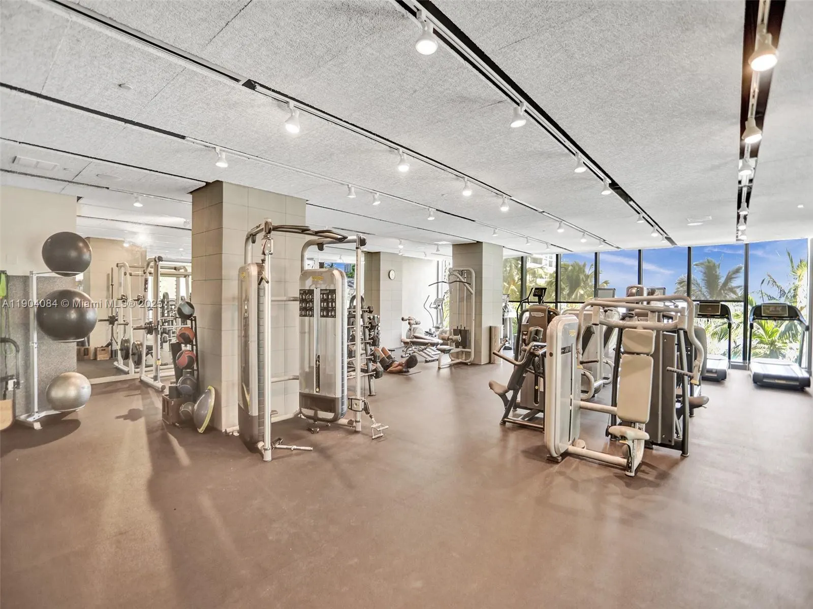 460 NE 28th St, #505