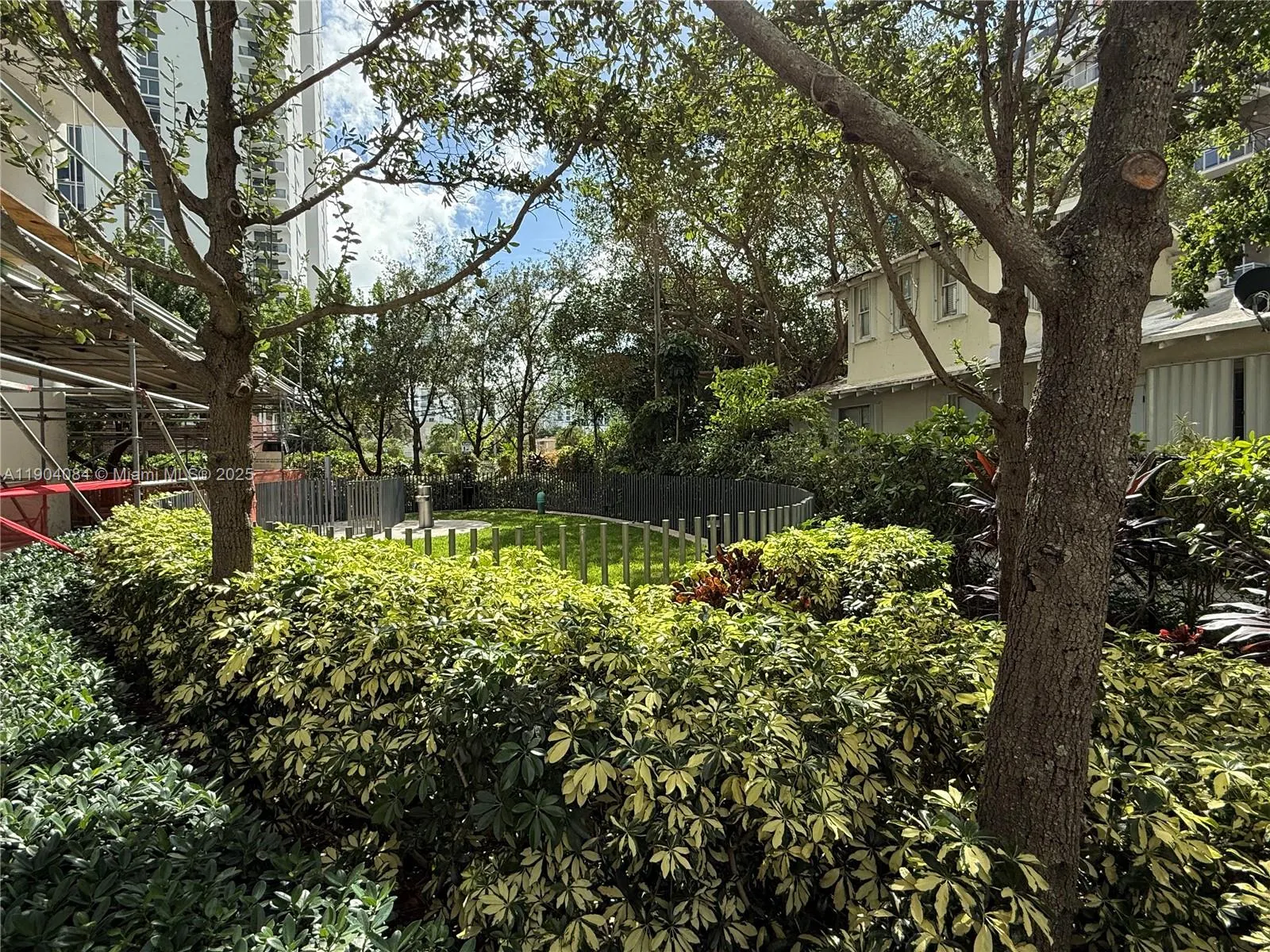 460 NE 28th St, #505