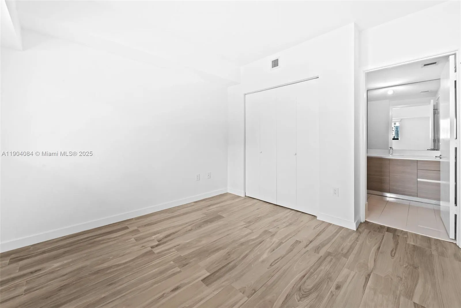 460 NE 28th St, #505