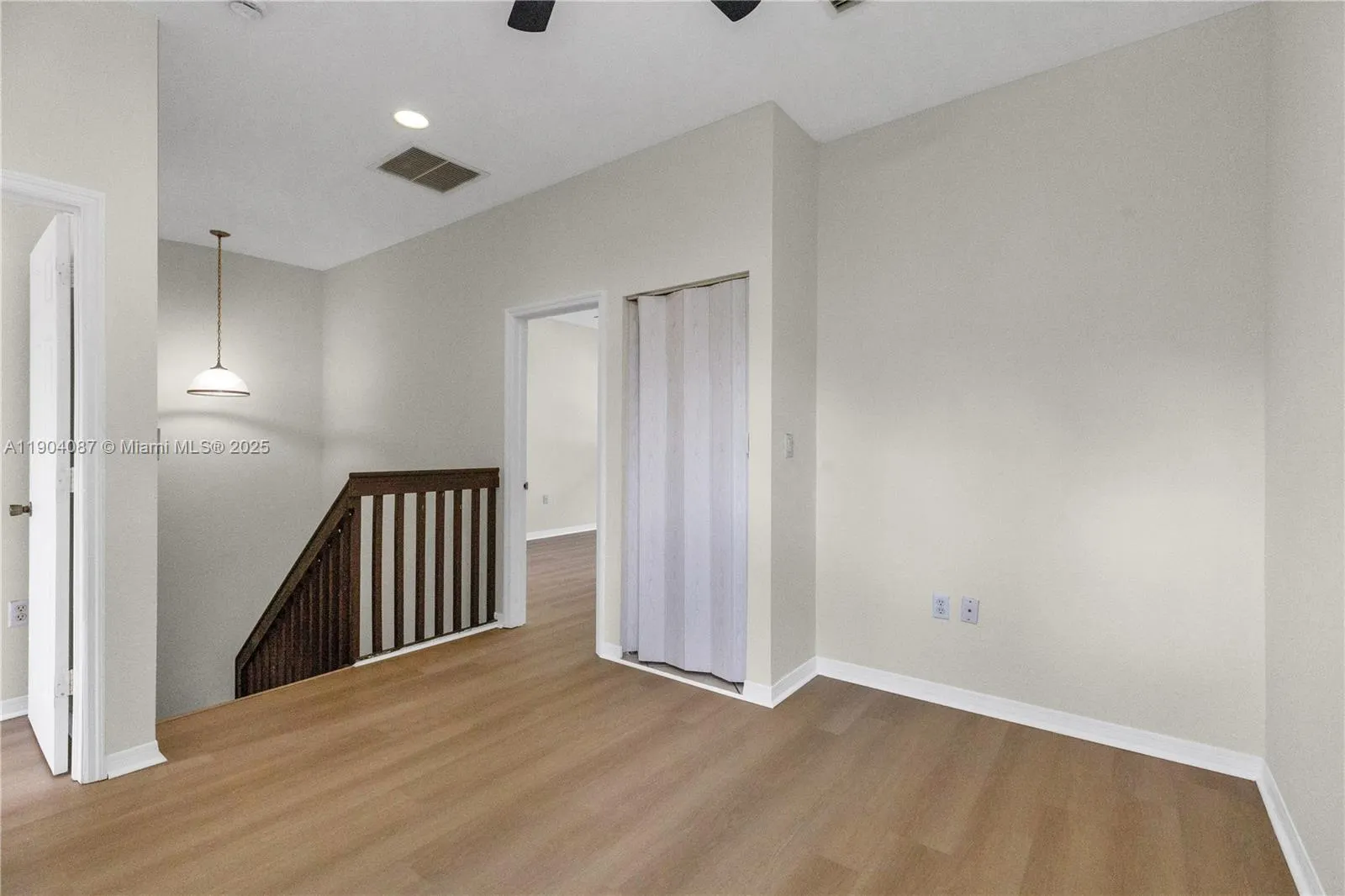 3459 Merrick Ln, #501