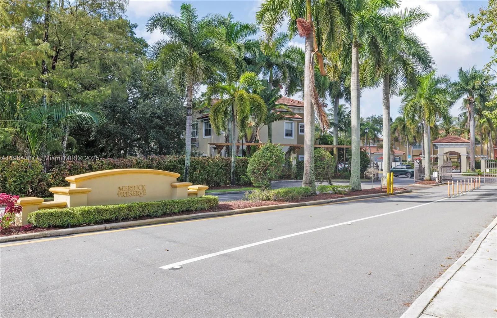 3459 Merrick Ln, #501