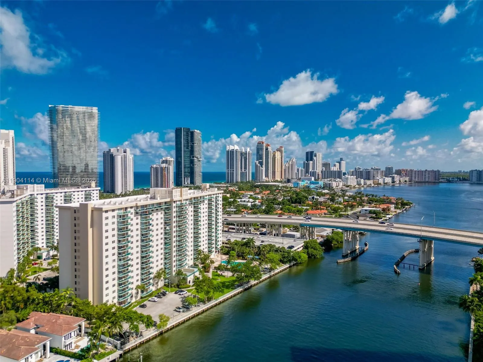 19390 Collins Ave, #209