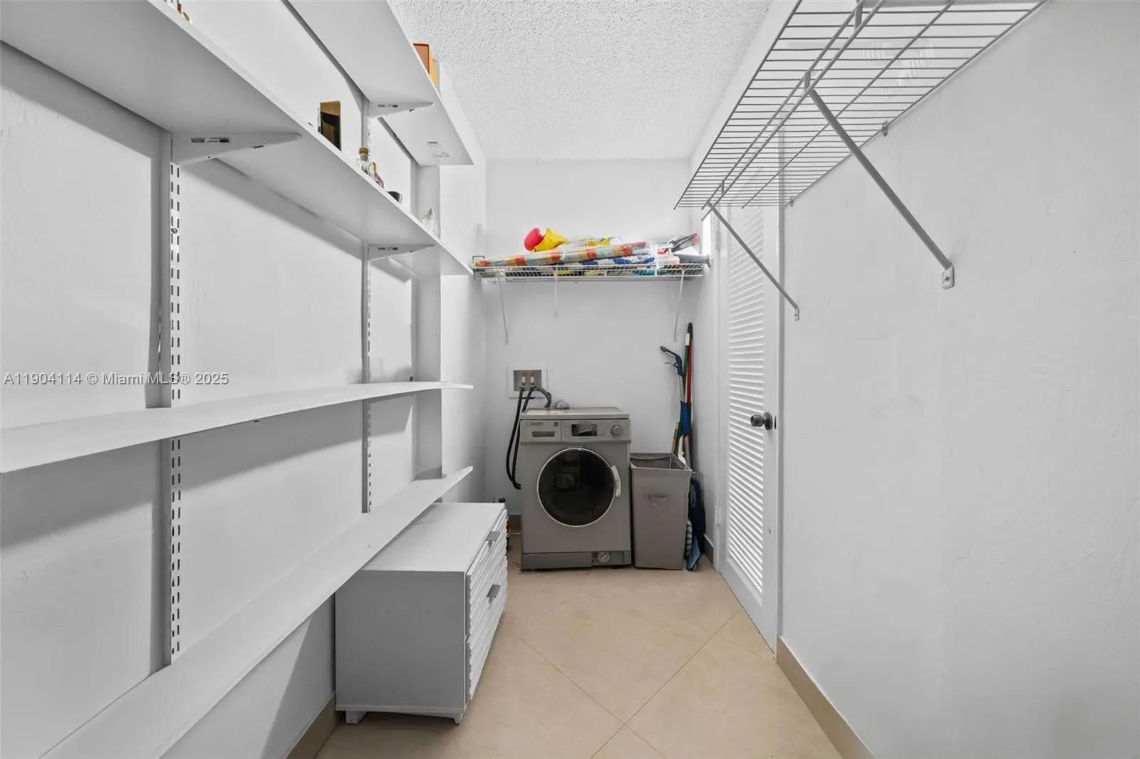 19390 Collins Ave, #209