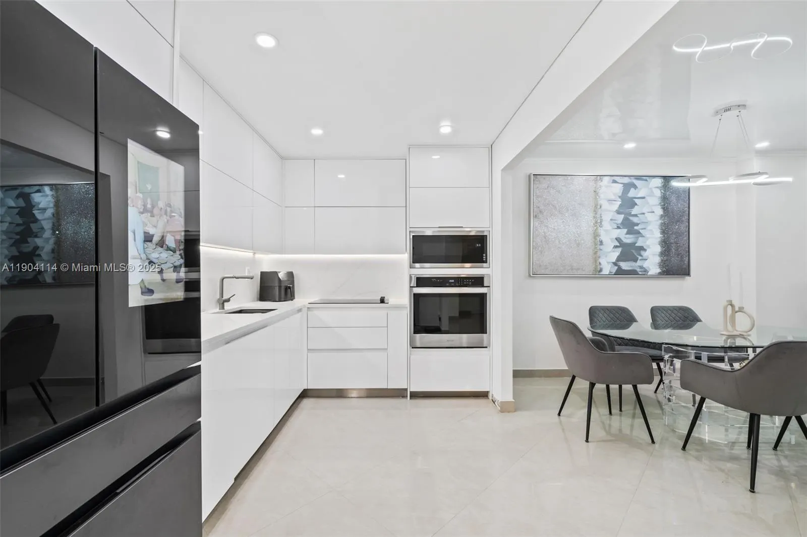 19390 Collins Ave, #209