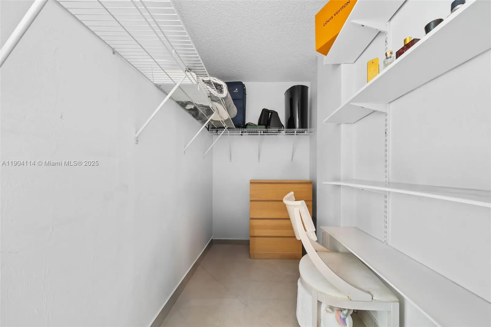 19390 Collins Ave, #209